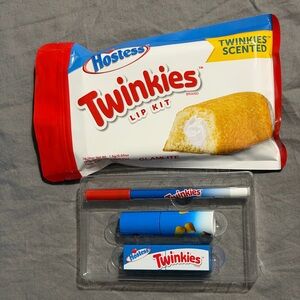 New Glamlite Cosmetics Hostess Twinkies Lip Kit